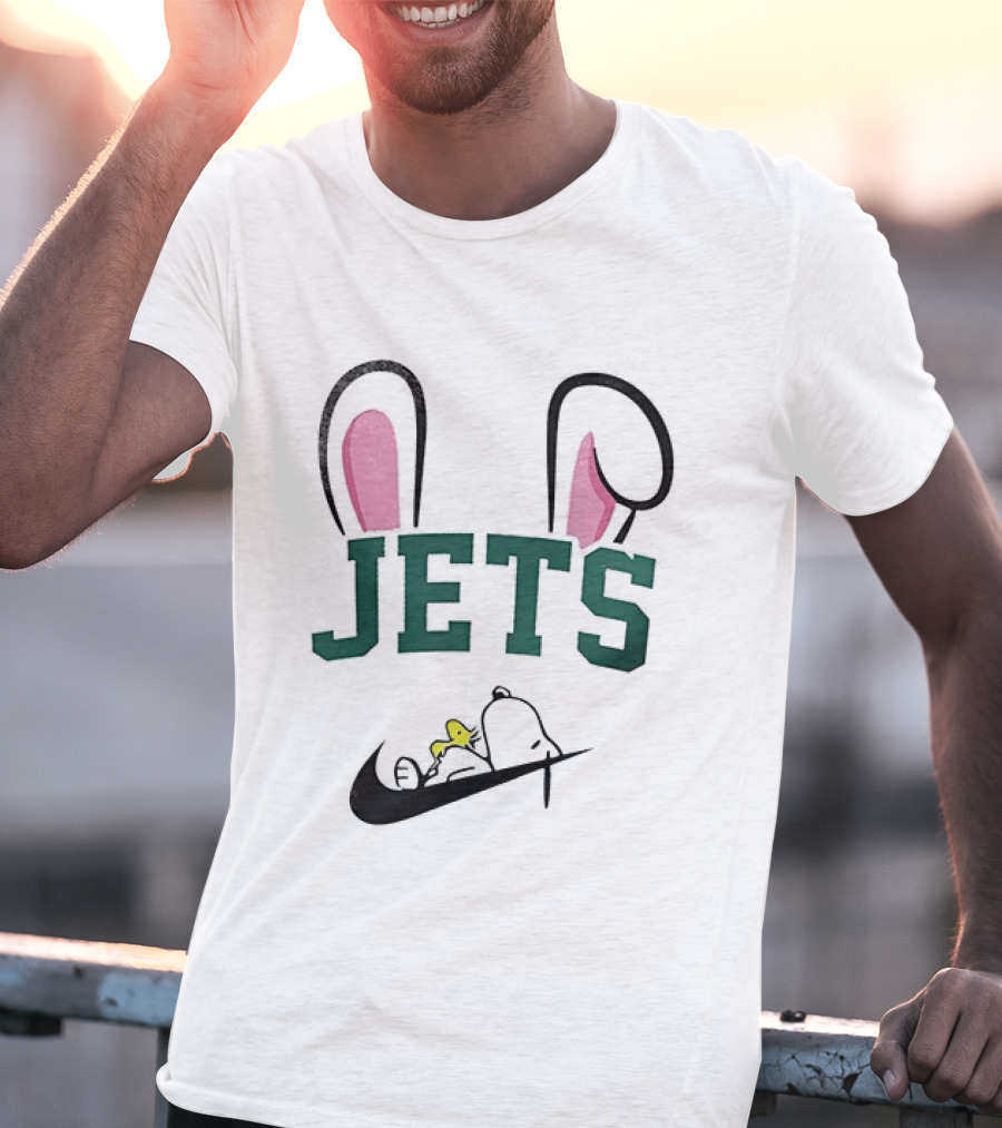 New York Jets Snoopy Peanuts Easter Bunny Ears T-Shirt