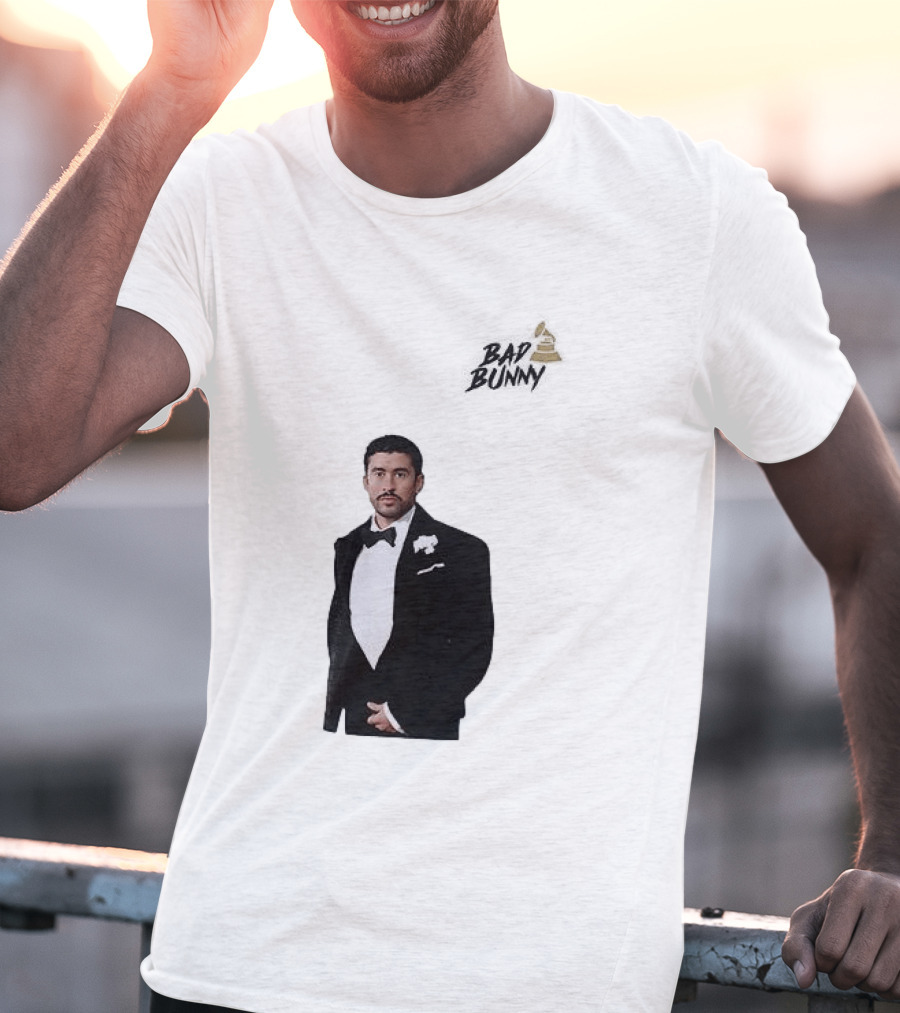Bad Bunny Grammys Debi Tirar Mas Fotos Album Of The Year T-Shirt