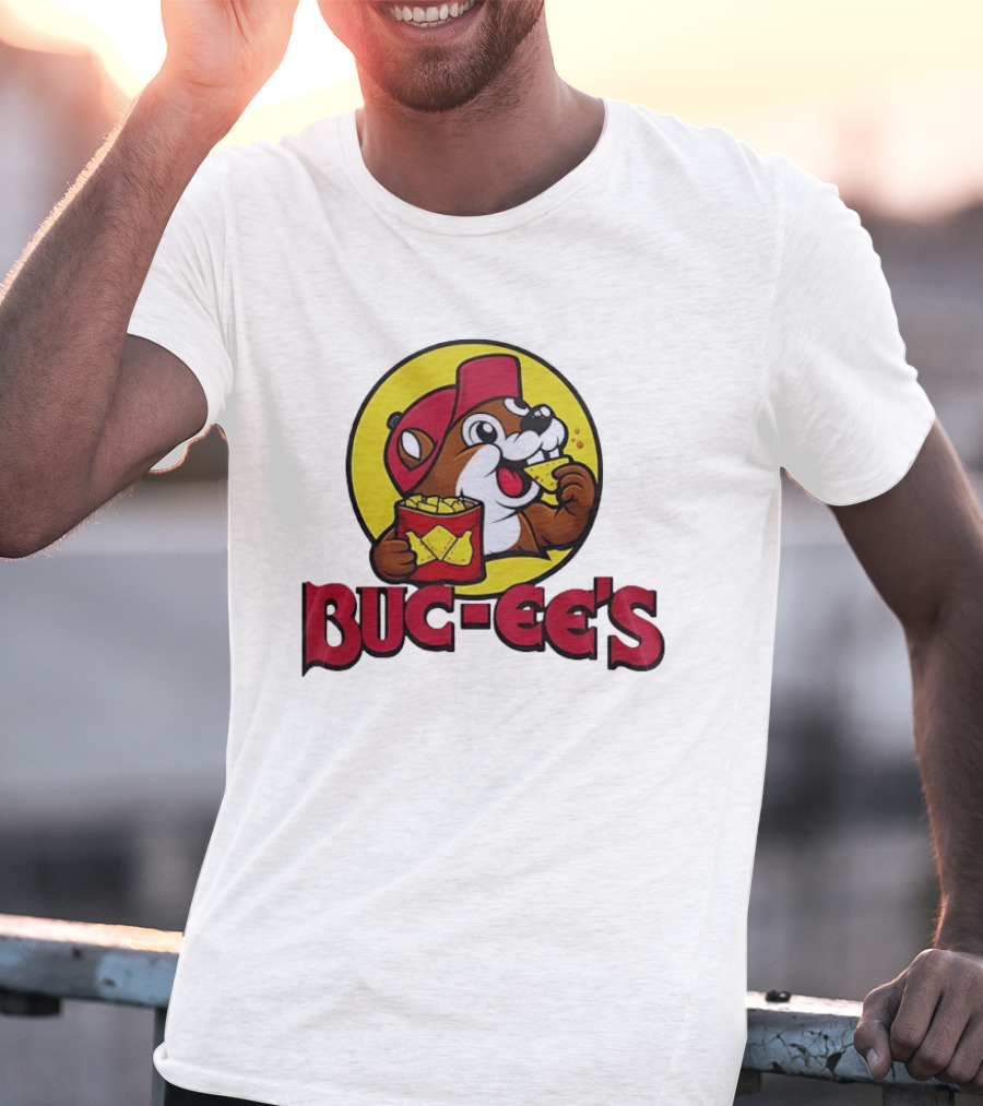Buc Ee's Beaver Eating Snack T-Shirt