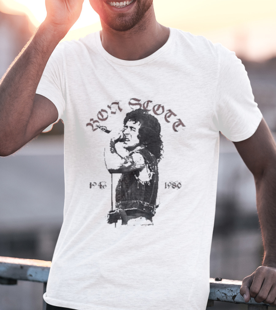 Bon Scott 1946 1980 Vocalist Tribute Memorabilia T-Shirt