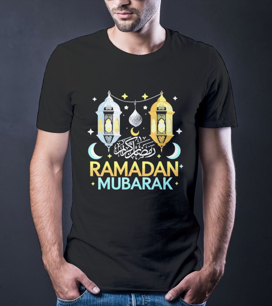 Ramadan Mubarak Arabic Script Lanterns And Crescent Moons T-Shirt