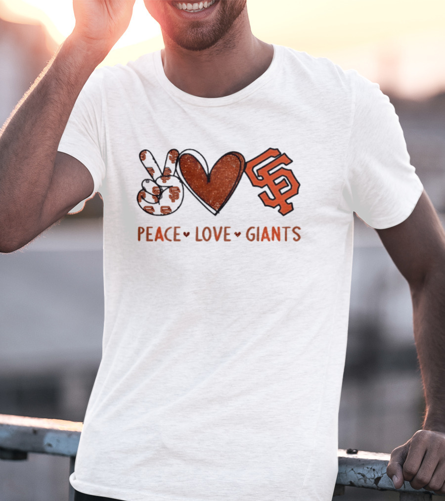 San Francisco Giants Peace Love SF Hand Sign Heart Shape T-Shirt