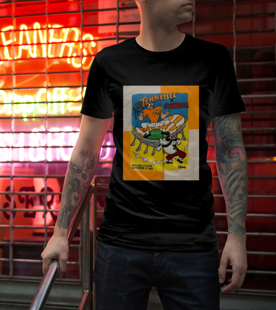 Tennessee Vs Georgia Neyland Stadium September 13 2025 Cartoon Bulldogs Volunteers T-Shirt