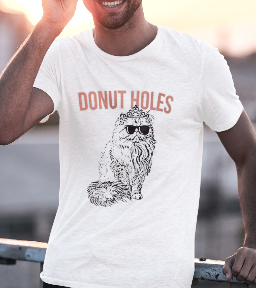 Donut Holes Persian Cat Sunglasses Crown T-Shirt