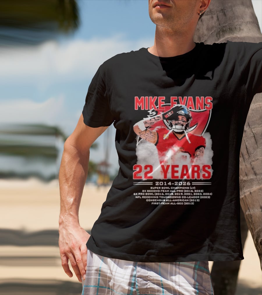 Mike Evans 22 Years 2014 2026 Red Jersey Salute Football Player T-Shirt