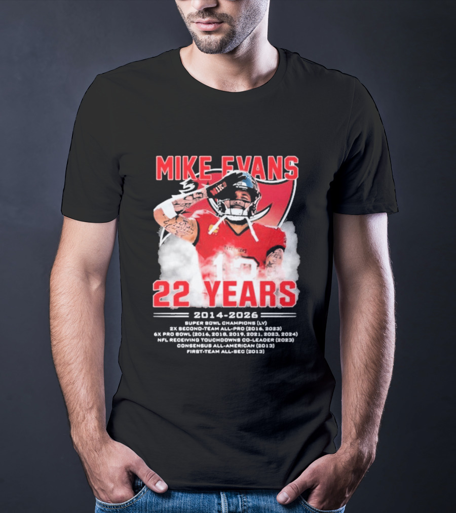 Mike Evans 22 Years 2014 2026 Red Jersey Salute Football Player T-Shirt