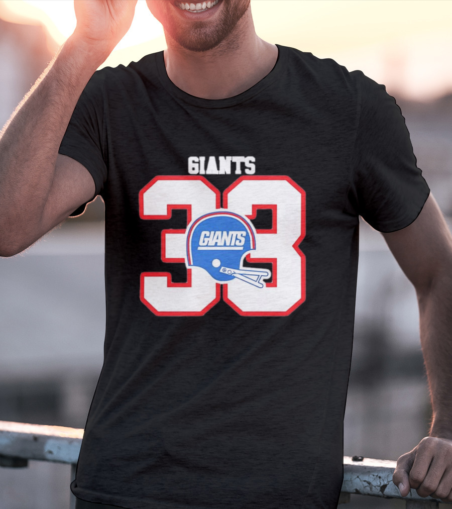 New York Giants 33 Helmet 80s Retro Football T-Shirt