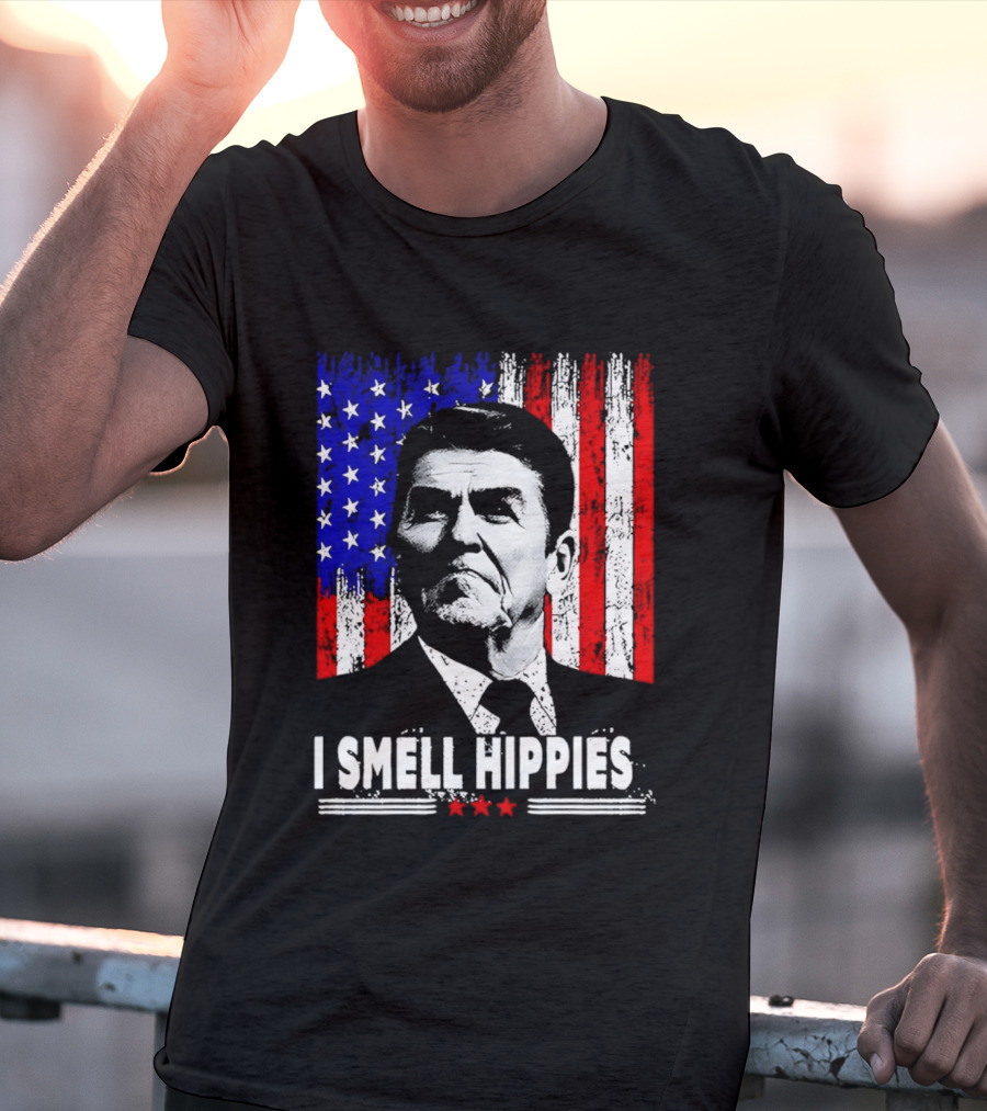 I Smell Hippies Reagan USA Flag Stars And Stripes T-Shirt