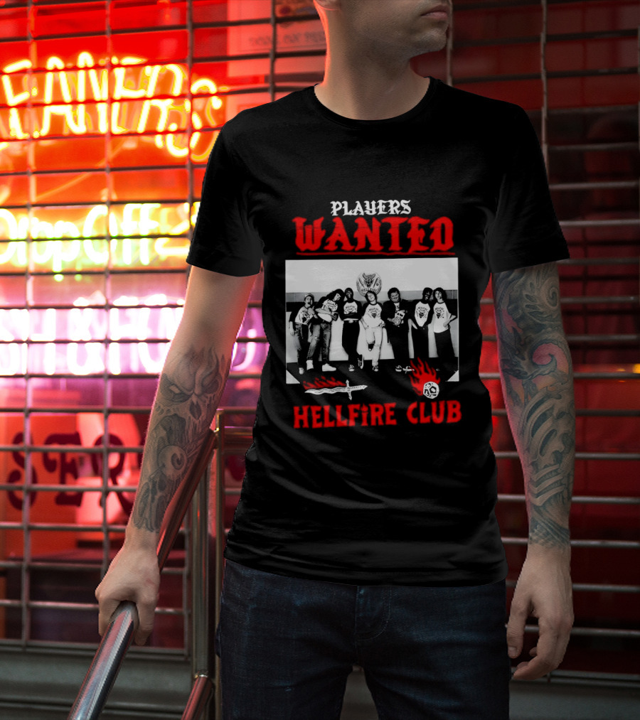 Players Wanted Hellfire Club Retro Group Photo Gaming Dungeons Dragons Fantasy T-Shirt