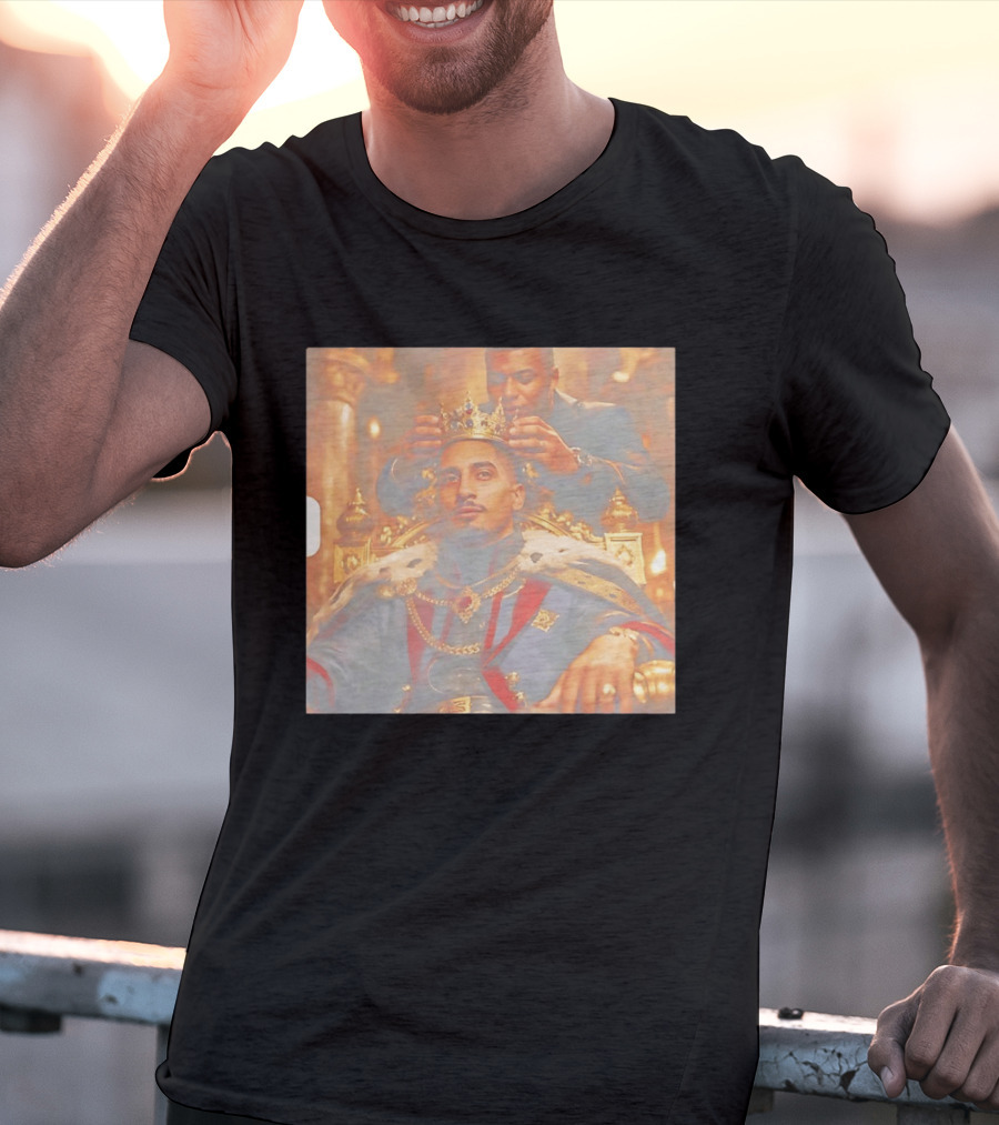 Raphinha Barcelona King Crowned Monarch Regal Throne Scene T-Shirt