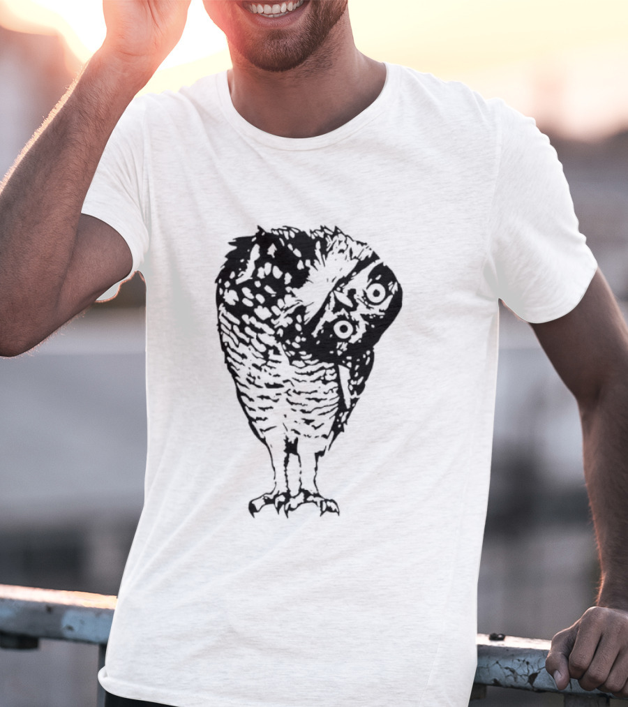 Linocut Owl Head Tilt Curious Bird Wildlife Sketch T-Shirt