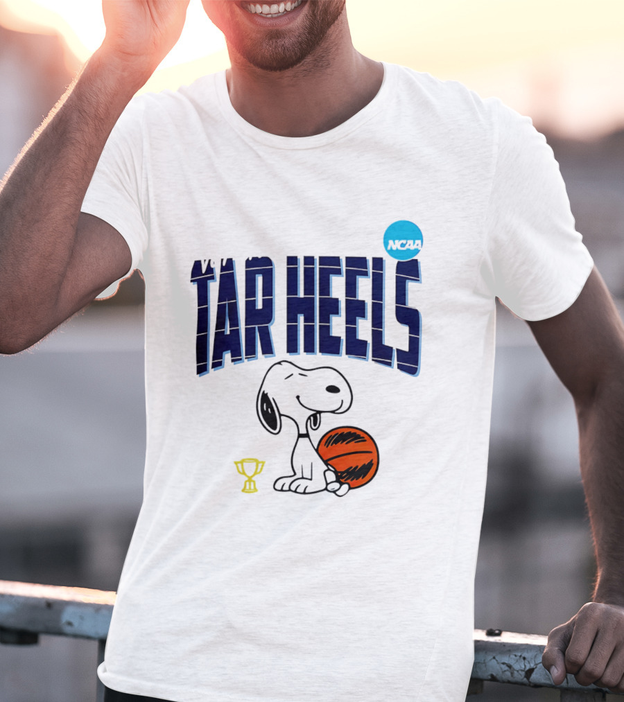 North Carolina Tar Heels Snoopy Basketball NCAA March Madness 2026 T-Shirt