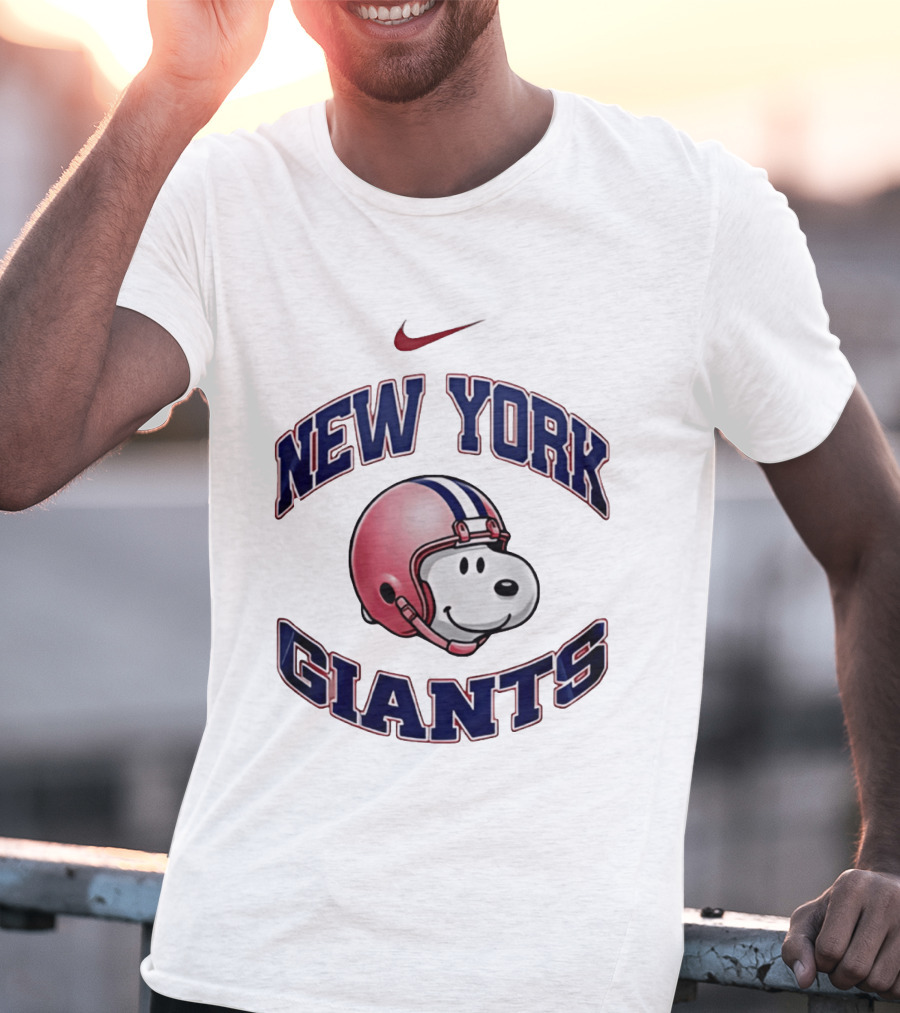 Nike New York Giants Snoopy Football Helmet T-Shirt
