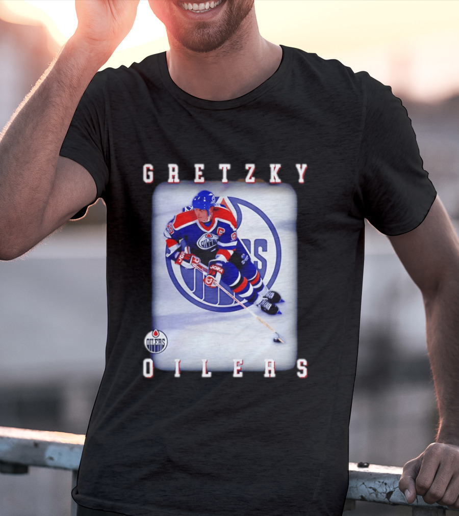 Wayne Gretzky Edmonton Oilers Iconic NHL Legend Action Shot T-Shirt