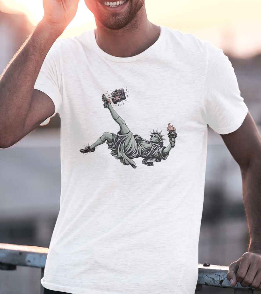Statue Of Liberty Toppling Crown No Kings T-Shirt