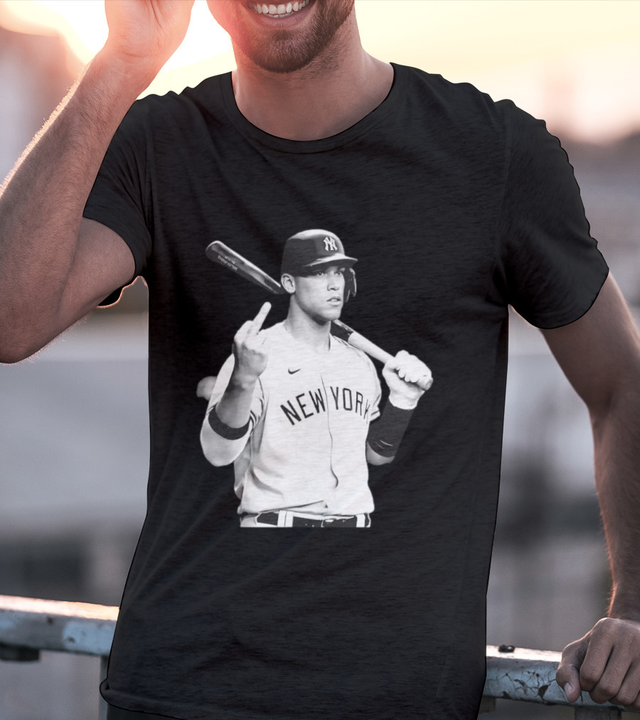 New York Yankees Aaron Judge Baseball Gesture T-Shirt