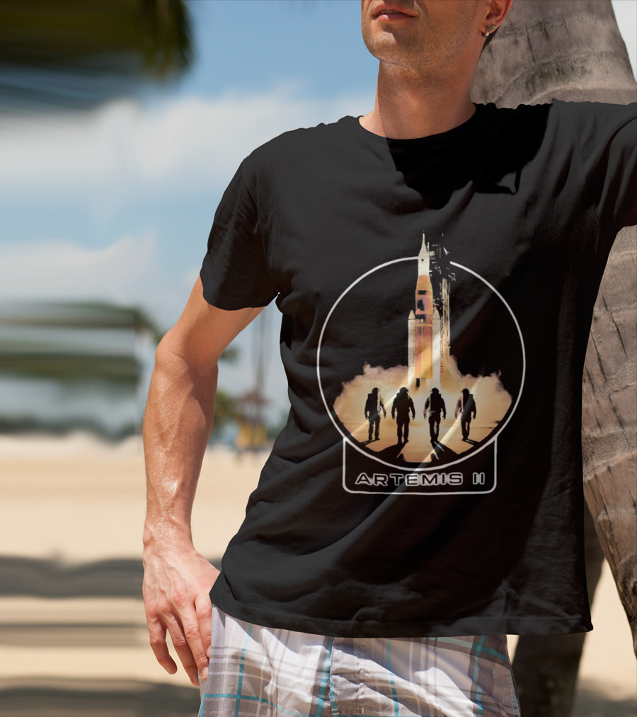 Artemis II Astronauts And Rocket Launch Moon Mission T-Shirt