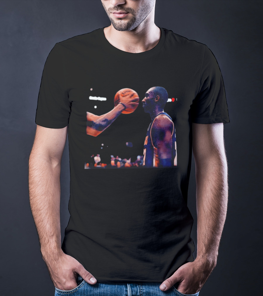 Kobe Bryant No Flinch Los Angeles Lakers Basketball Player Iconic Moment T-Shirt