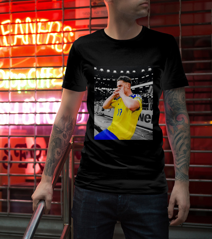 Viktor Gyokeres Sweden Yellow Soccer Jersey Celebration T-Shirt