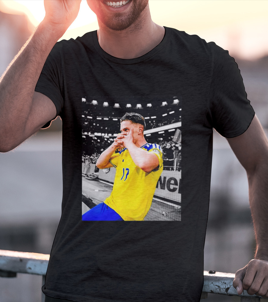 Viktor Gyokeres Sweden Yellow Soccer Jersey Celebration T-Shirt