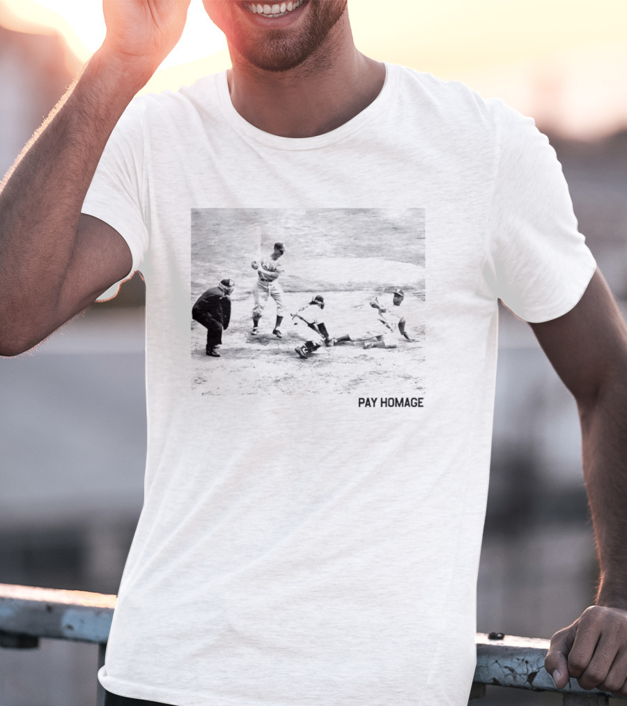 Jackie Robinson Dodgers Pay Homage Vintage Baseball Scene T-Shirt