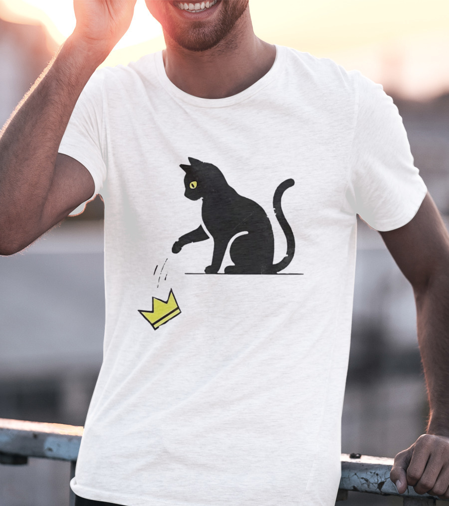 Cat Knocking Crown Anti King Humor Black Cat Yellow Eyes T-Shirt