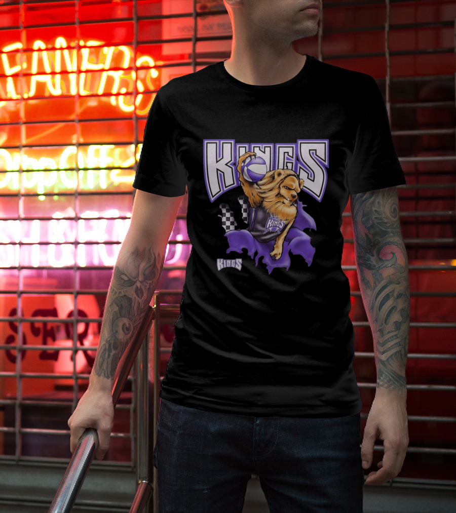 Mitchell & Ness Purple Sacramento Kings Breakthrough Fierce Lion Basketball T-Shirt