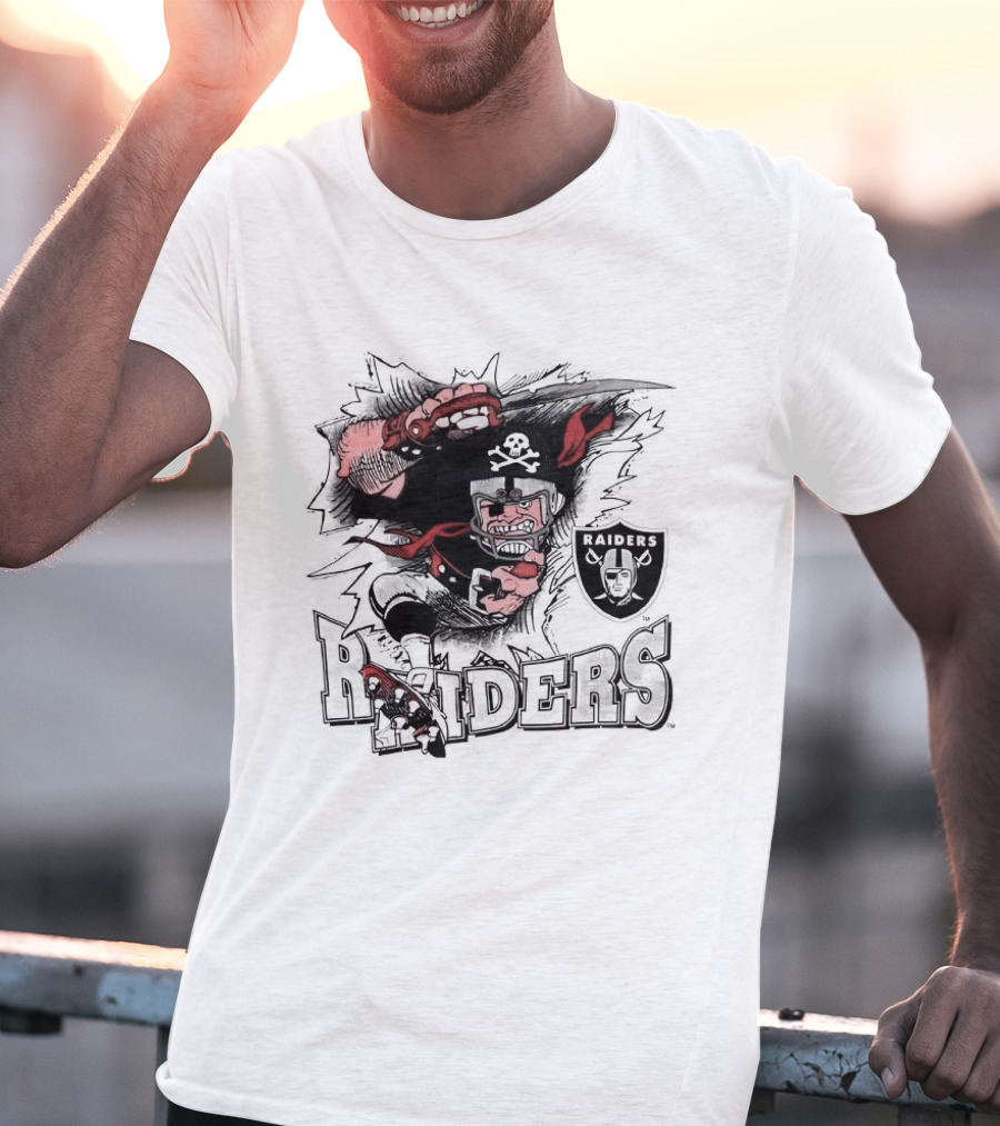 Las Vegas Raiders 1993 Football Skull Pirate Raider T-Shirt