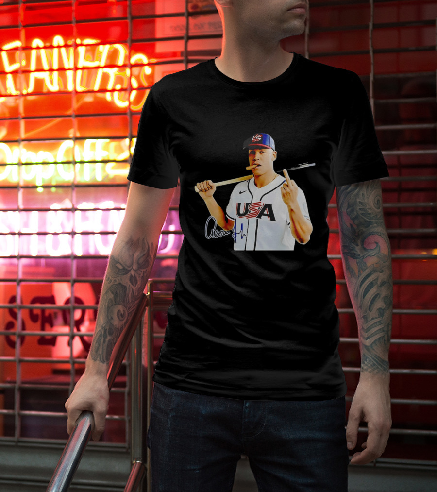 Aaron Judge USA World Baseball Smoking Middle Finger Gesture Iconic Sports Symbolism T-Shirt