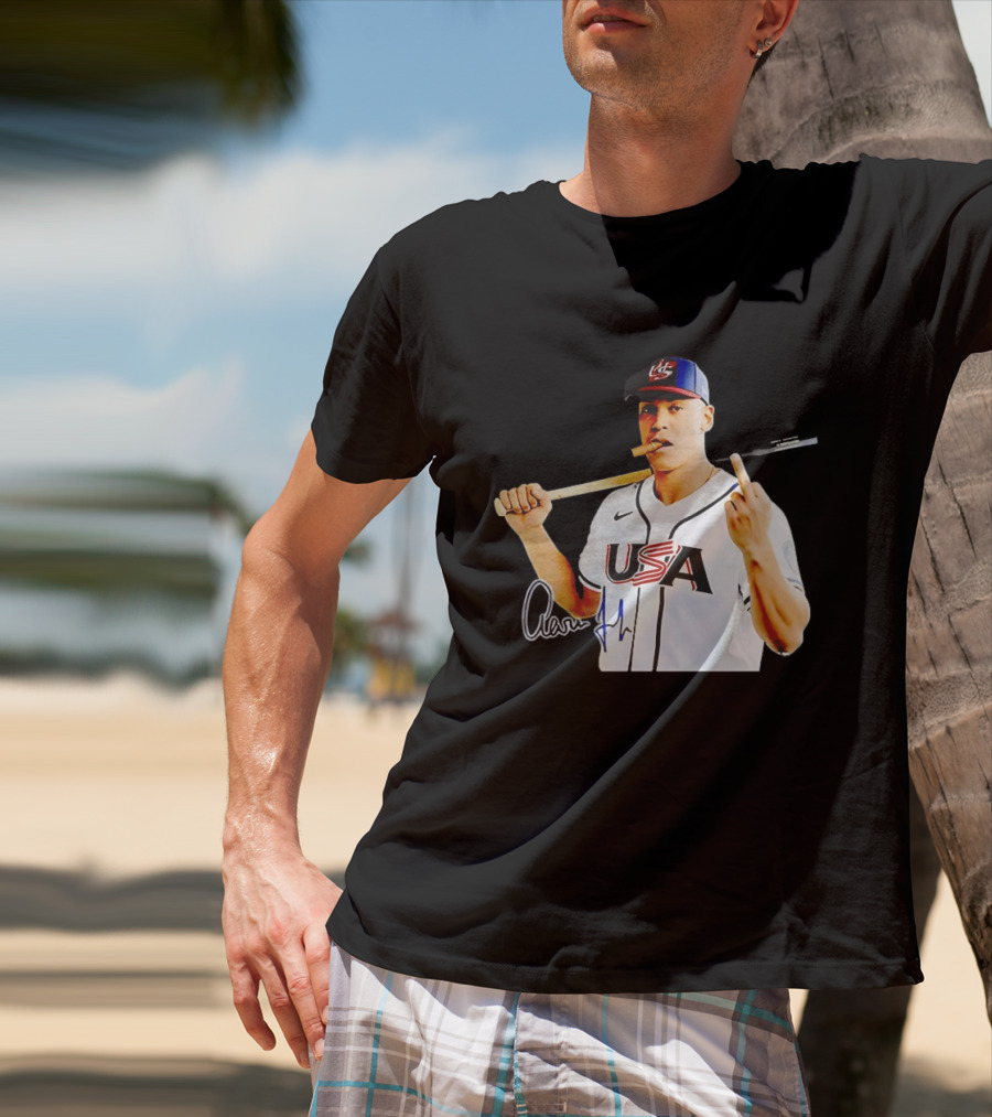 Aaron Judge USA World Baseball Smoking Middle Finger Gesture Iconic Sports Symbolism T-Shirt
