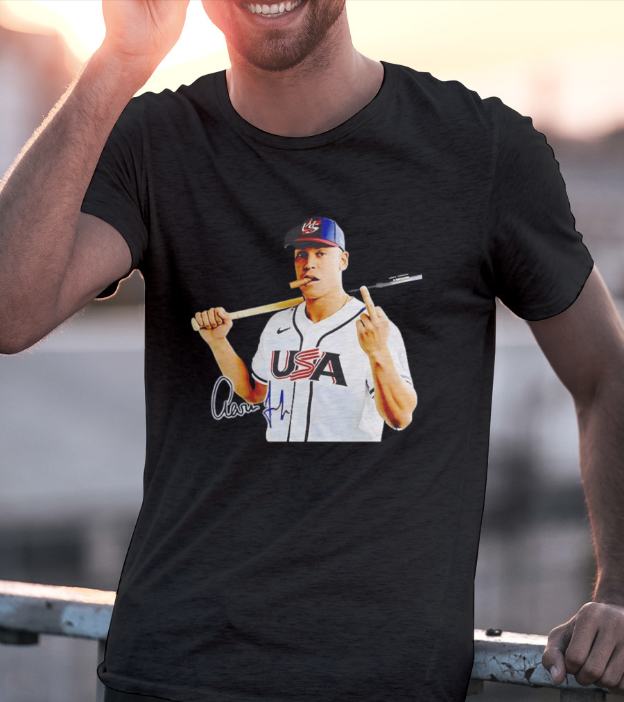 Aaron Judge USA World Baseball Smoking Middle Finger Gesture Iconic Sports Symbolism T-Shirt