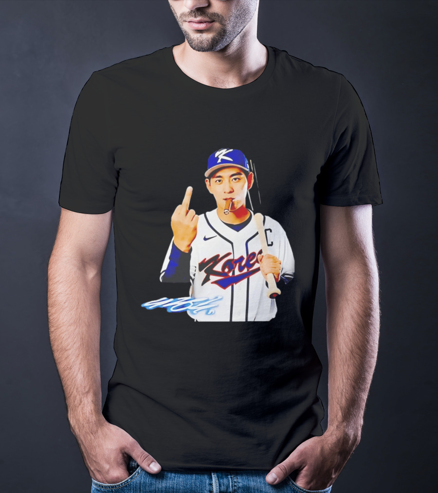Korea World Baseball Jung Hoo Lee Smoking Cigar Middle Finger T-Shirt