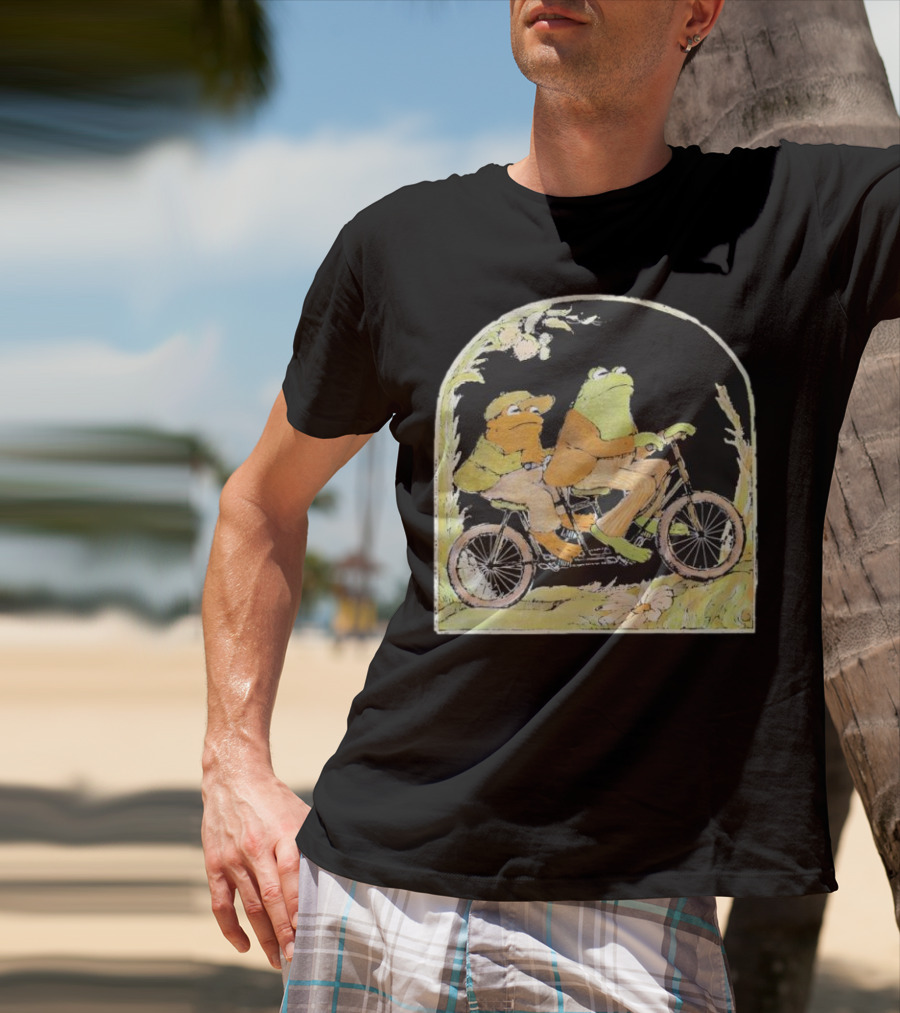 Frog And Toad Riding Vintage Bicycle Halloween Style T-Shirt