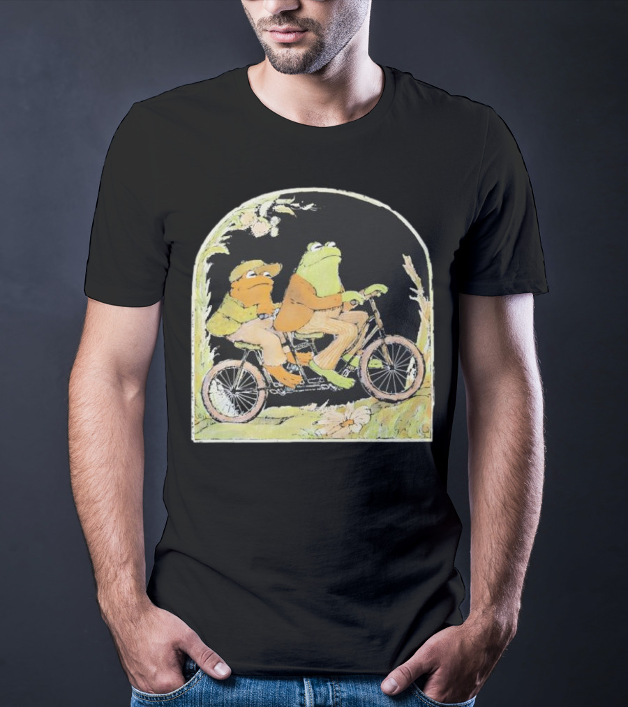 Frog And Toad Riding Vintage Bicycle Halloween Style T-Shirt
