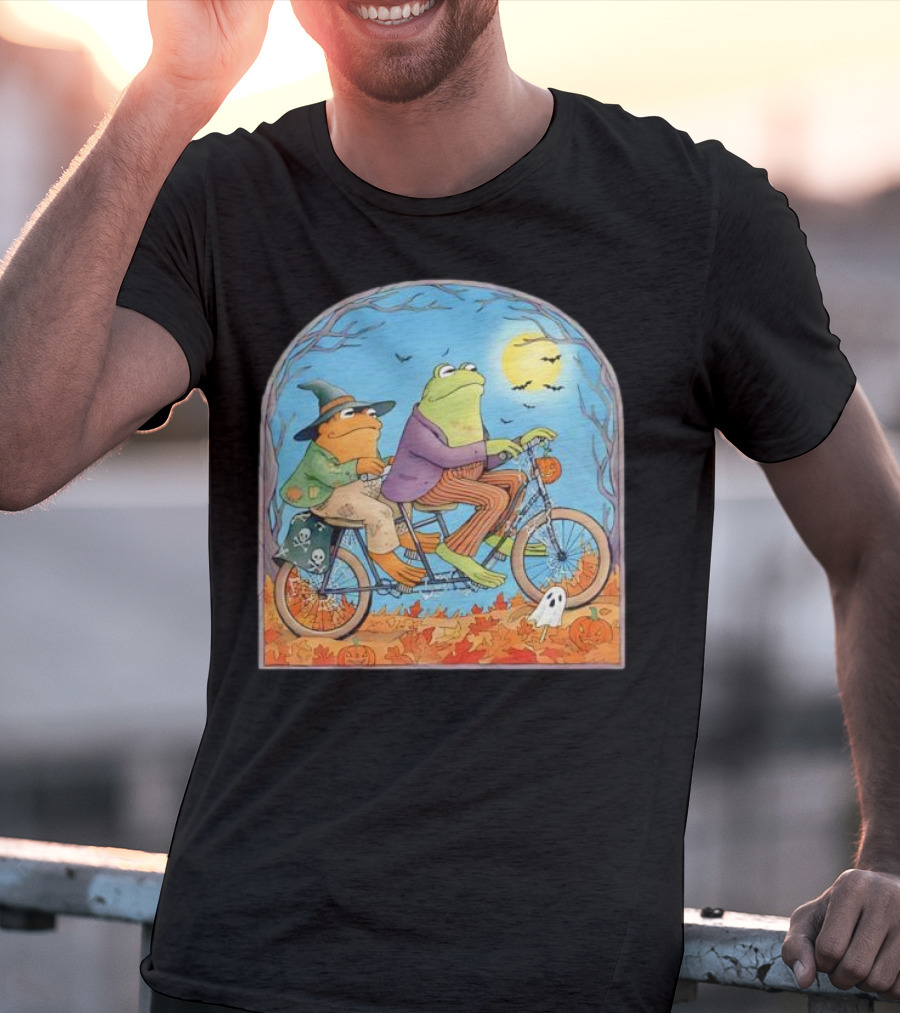Vintage Frog And Toad Halloween Tandem Bike Moonlit Scene T-Shirt
