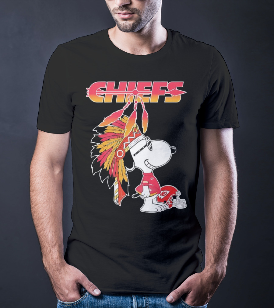 Kansas City Chiefs Snoopy Native American Helmet Charlie Brown NFL Peanuts Crossover T-Shirt
