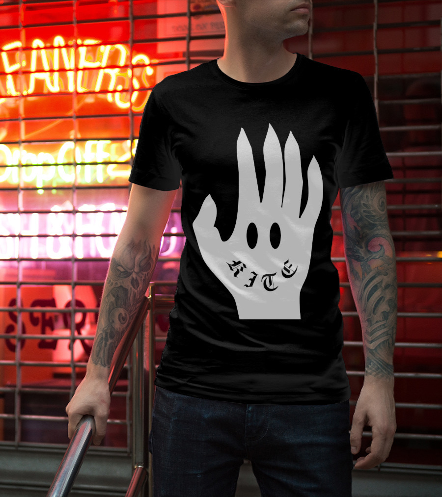 Kite Smile Hand By Stefan Fält T-Shirt