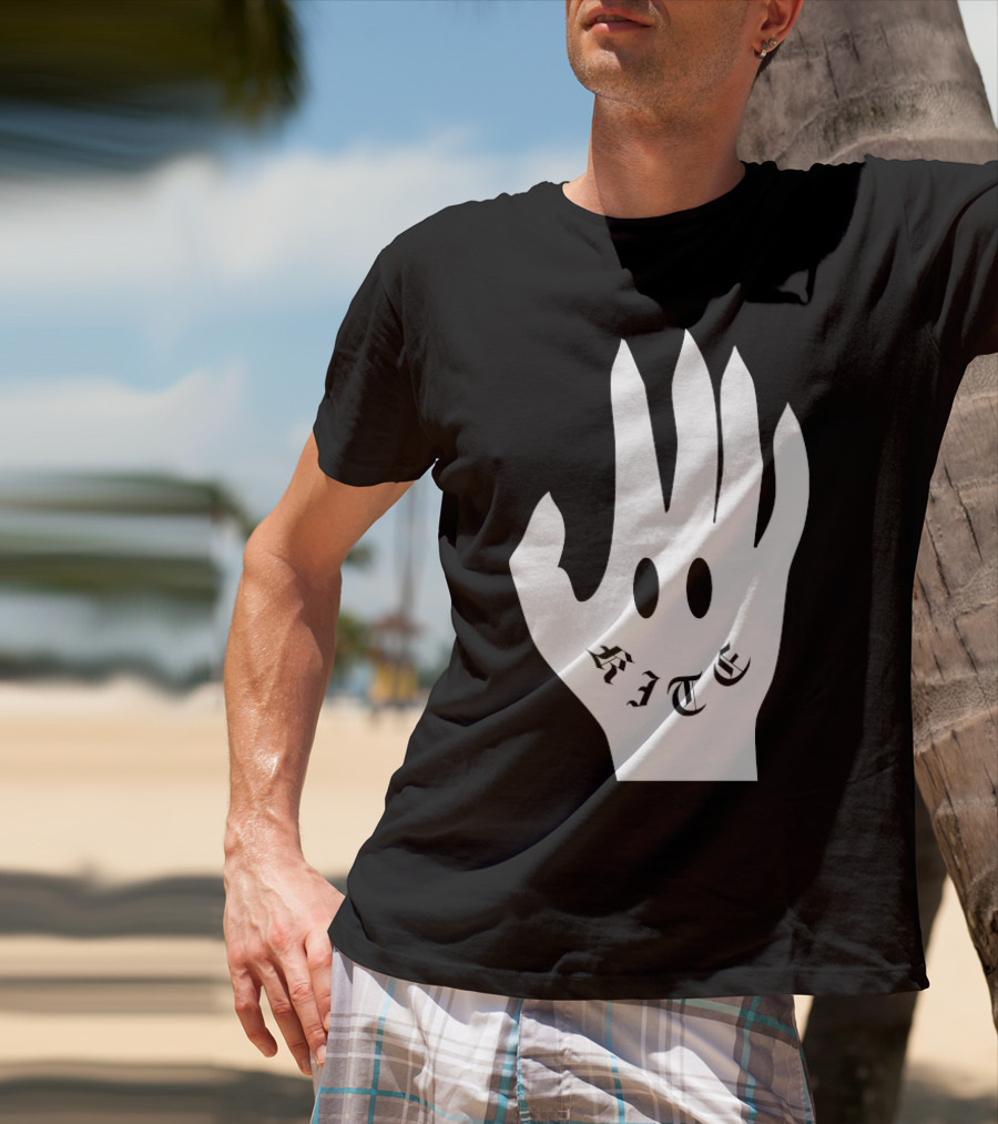 Kite Smile Hand By Stefan Fält T-Shirt