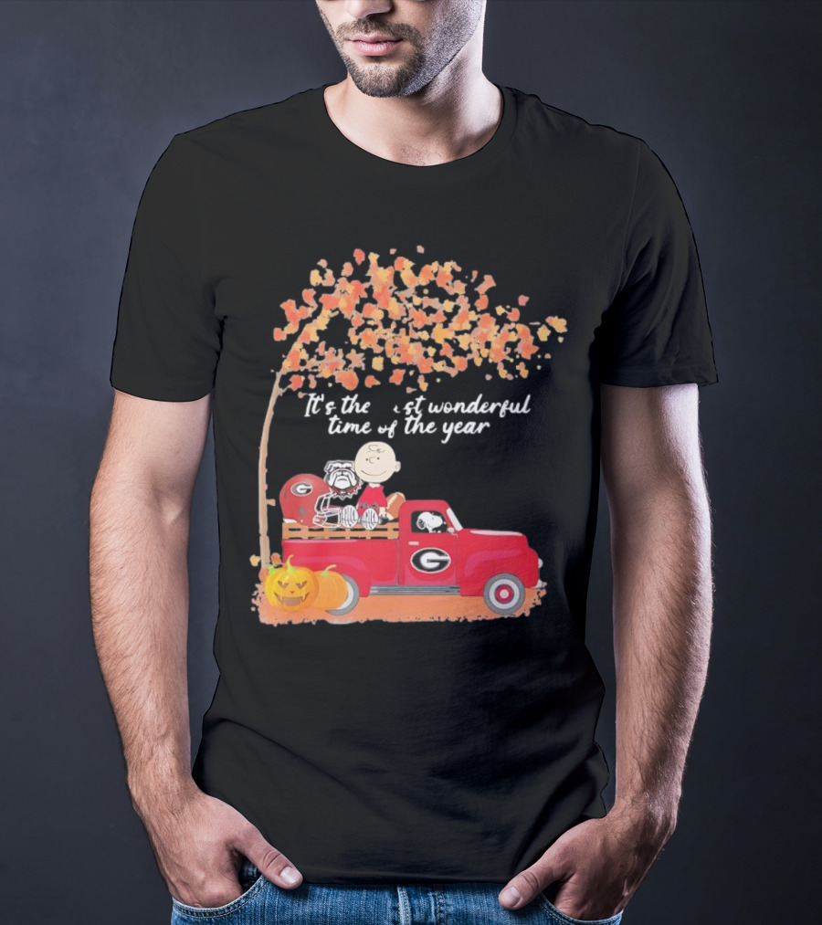 Snoopy Charlie Brown Georgia Bulldogs Red Truck Fall Halloween T-Shirt