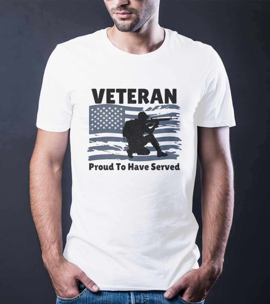 Veteran Proud To Have Served American Flag And Soldier Kneeling T-Shirt