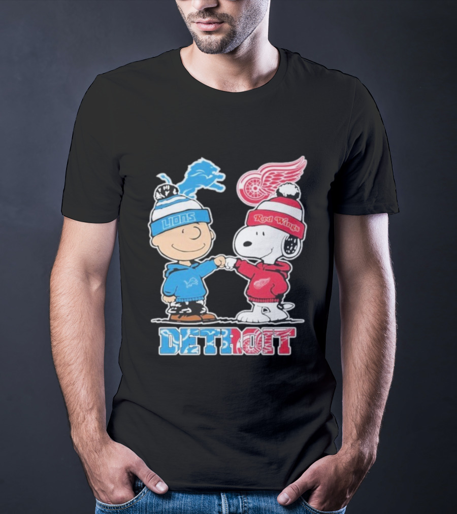 Detroit Snoopy Peanuts Fan Lions Red Wings Christmas T-Shirt