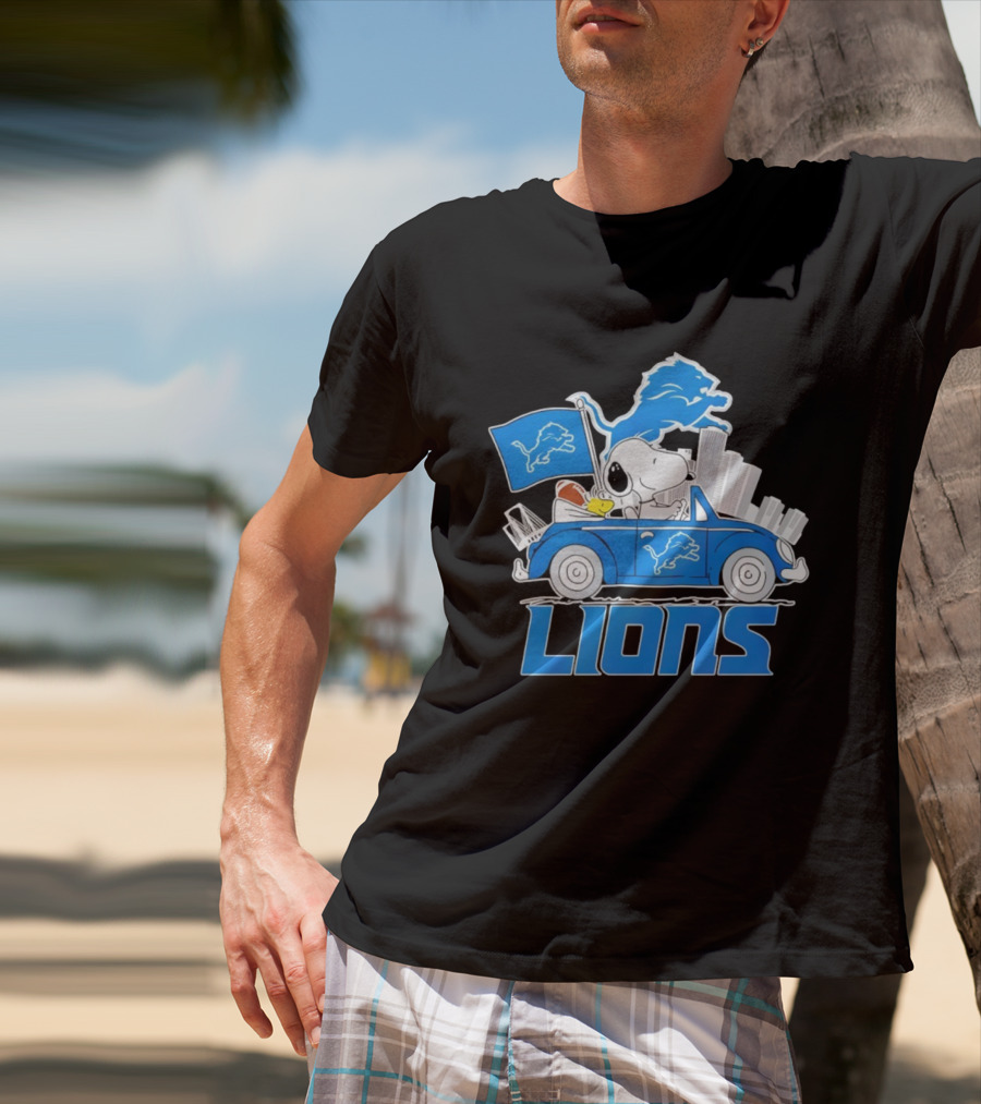 Snoopy Woodstock Driving Detroit Lions Car Flag Football T-Shirt