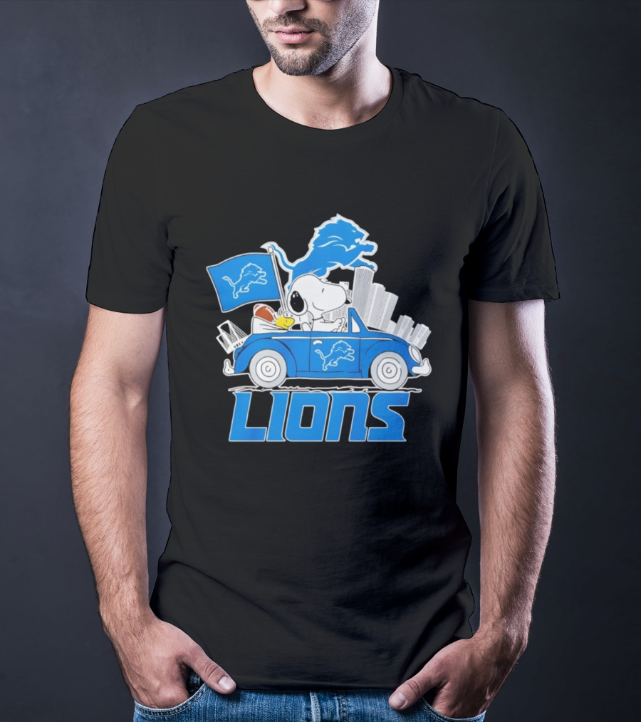 Snoopy Woodstock Driving Detroit Lions Car Flag Football T-Shirt