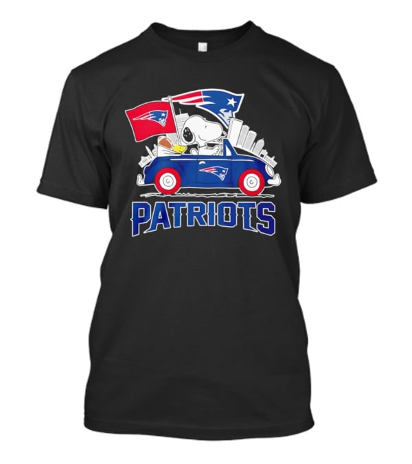 Patriots Snoopy Woodstock Driving Football Car Fan Gear T-Shirt