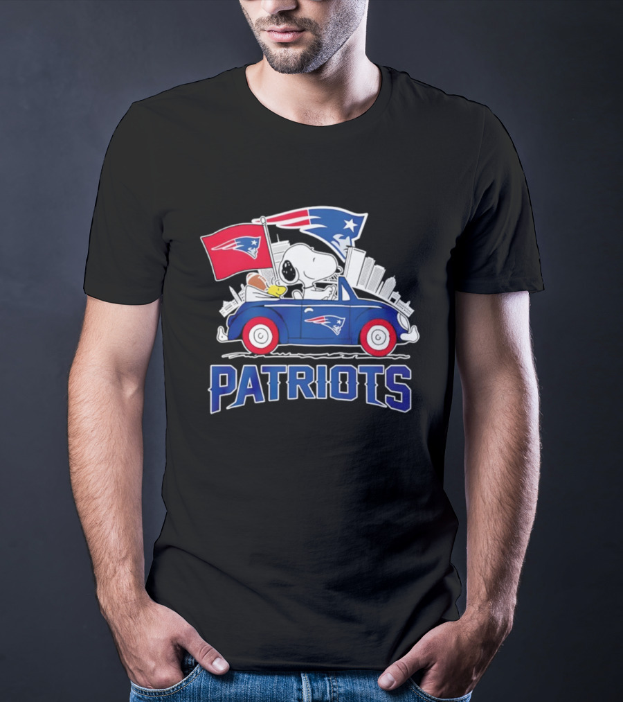 Patriots Snoopy Woodstock Driving Football Car Fan Gear T-Shirt