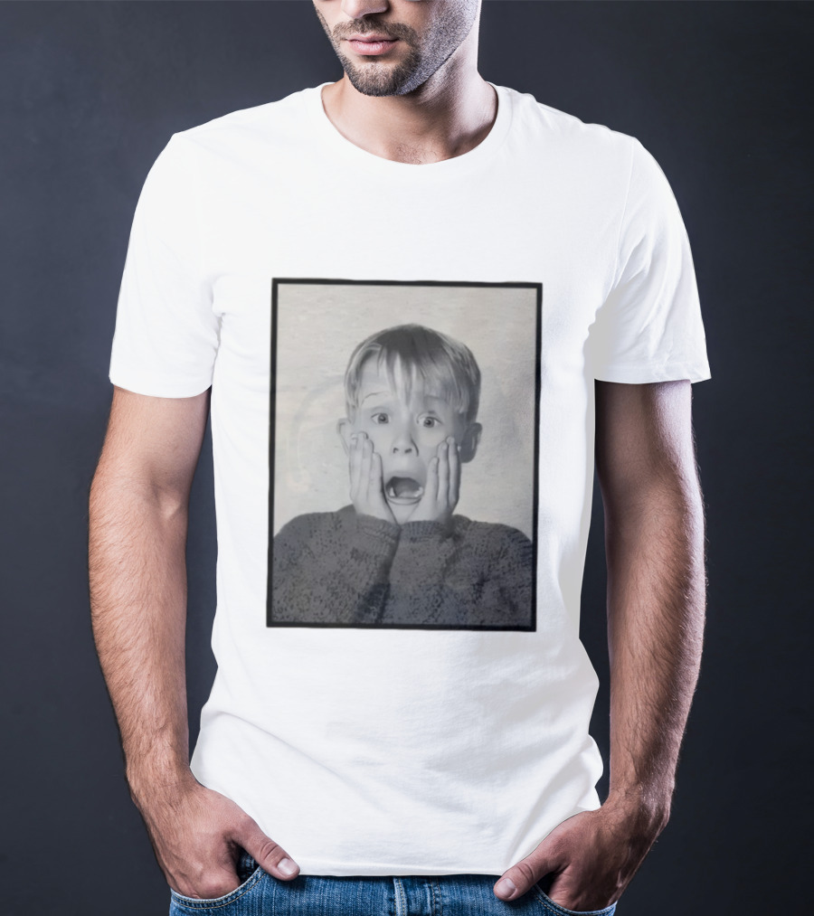 Home Alone Kevin McCallister Hands On Face Iconic Christmas Scene T-Shirt