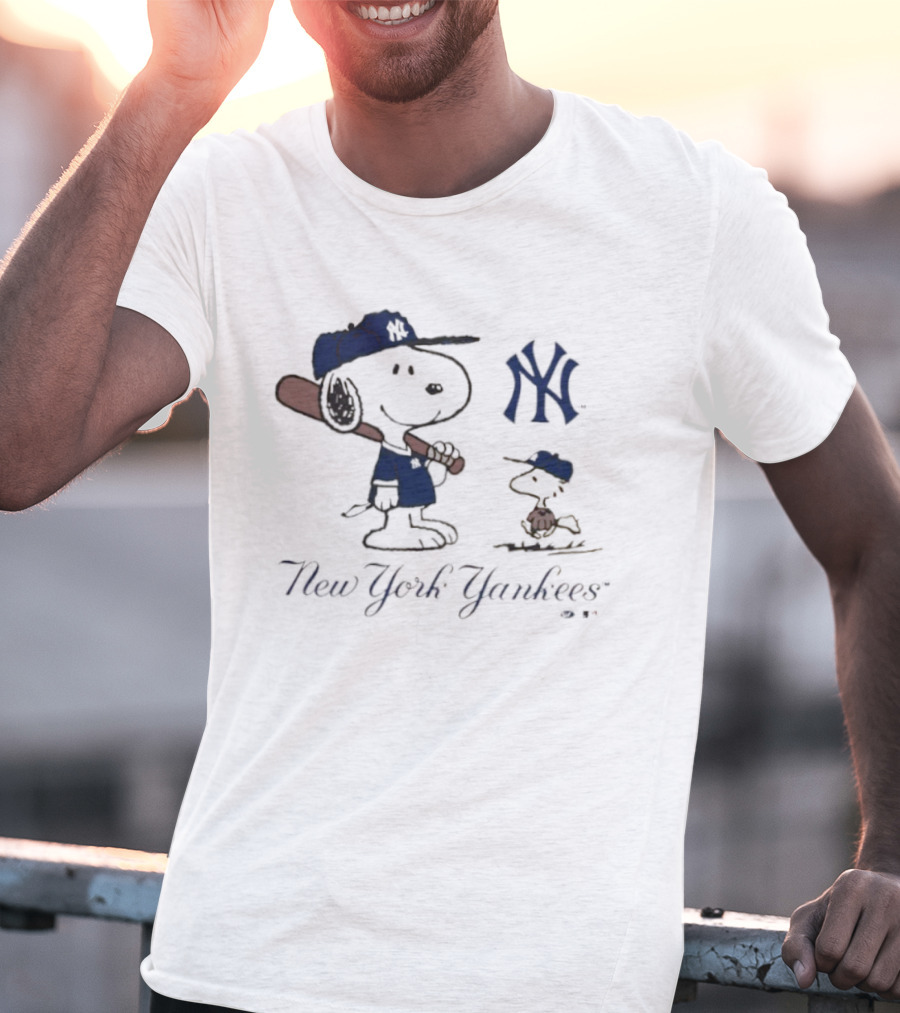 New York Yankees Snoopy And Woodstock Peanuts Collaboration T-Shirt