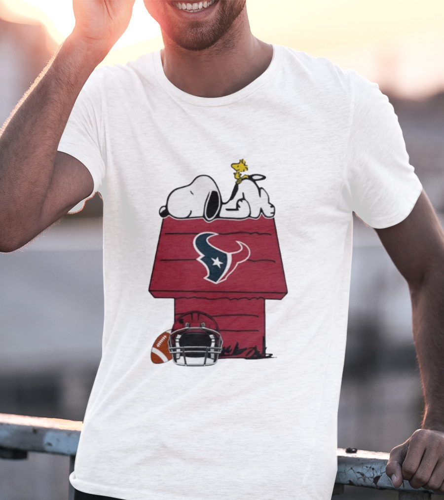 Houston Texans Snoopy Woodstock Peanuts Football House Doghouse Helmet T-Shirt