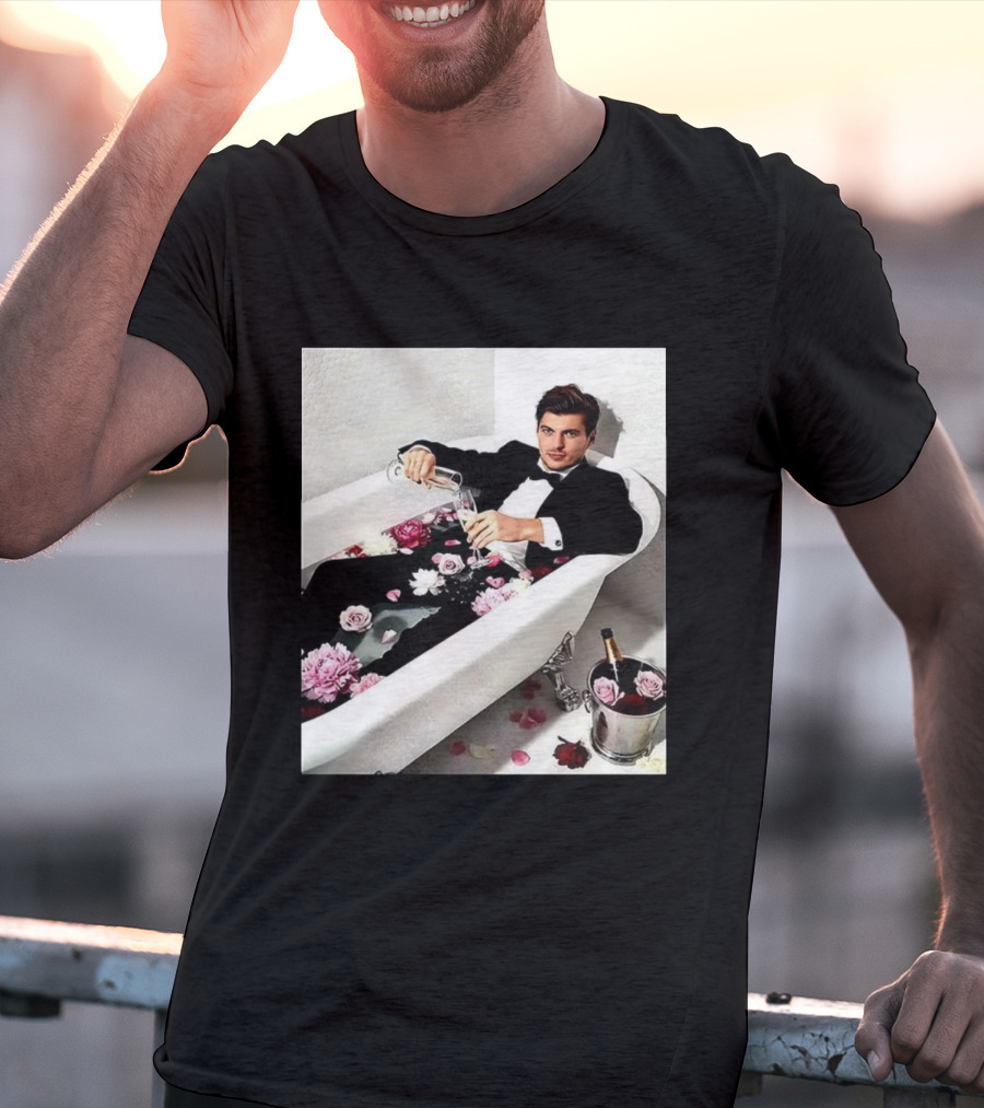 Max Verstappen Oracle Red Bull F1 Elegant Tuxedo Bathtub Roses T-Shirt