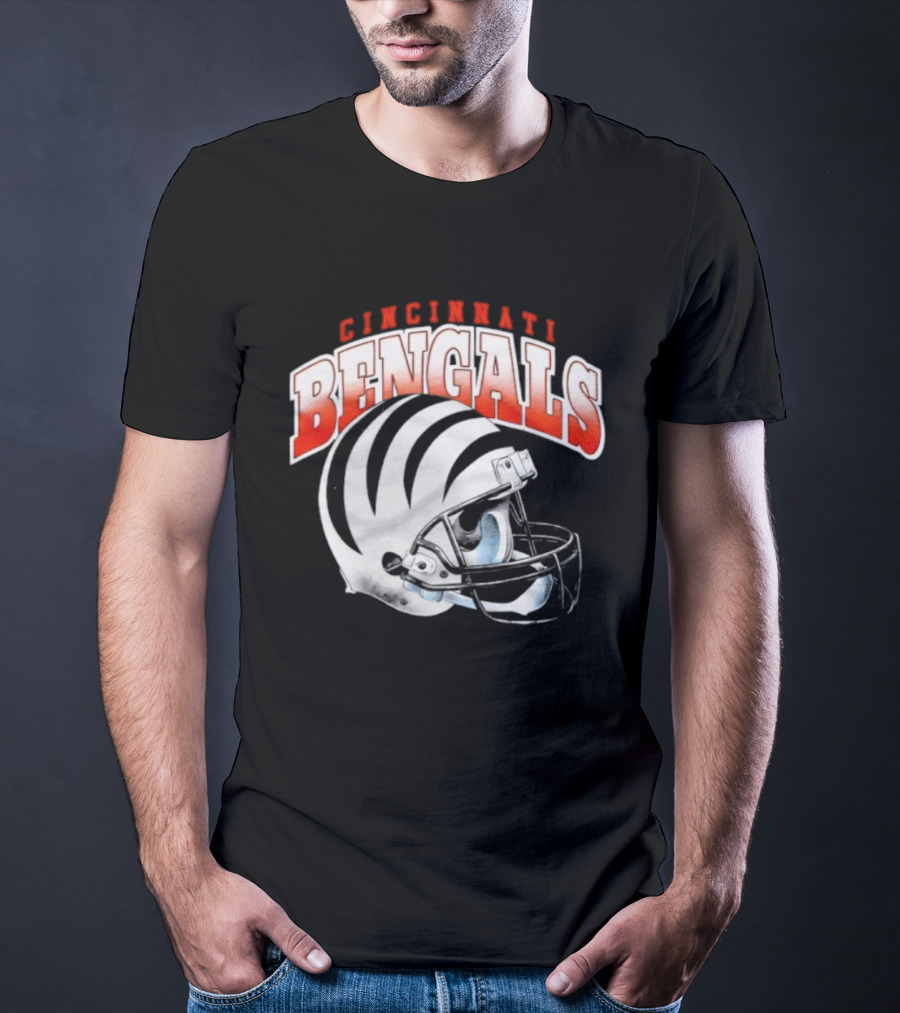 Cincinnati Bengals Gradient Helmet T-Shirt